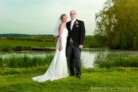 欧美最新户外绿色主题情侣婚纱浪漫摄影欣赏