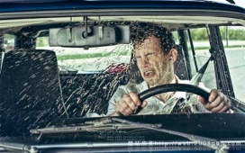 俄罗斯摄影师Yaryshev Evgeny：发生在车上的瞬间秘密