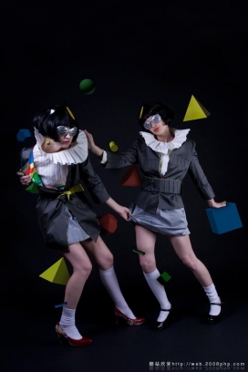 法国绚丽色彩姐妹造型摄影欣赏