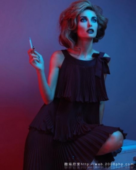 比利时Blue reddish蓝红成熟少妇富贵艺术摄影欣赏