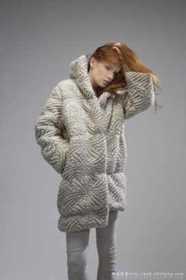 欧美artic北极羽绒服系列女性摄影欣赏