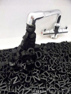 捷克创意师：自来水龙头喷出的字体字母