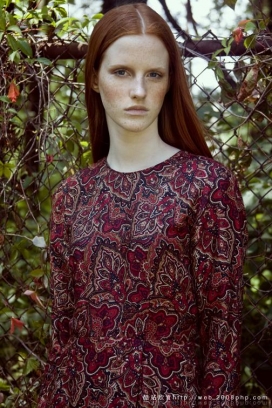 白俄罗斯Red Rose斑点女人憔悴摄影