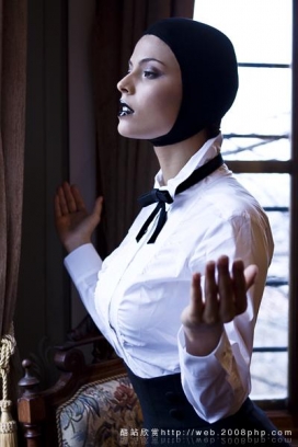 白俄罗斯女人家里屋里富态摄影欣赏