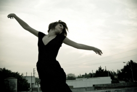 意大利Daniela Silicz达妮埃拉少妇户外摄影