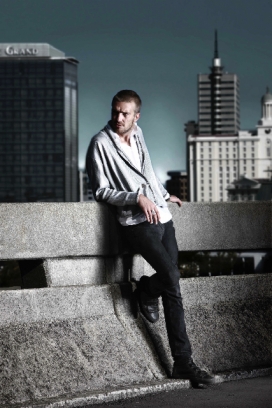 美国Carl成熟稳重男士卡尔户外摄影