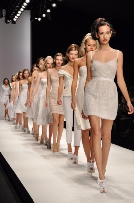 英国Week • 2009 Spring|Summer伦敦时装周2009年春/夏季