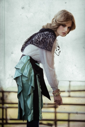 俄罗斯Hometown Glory女人家乡复古色调摄影