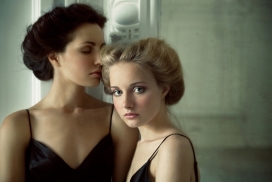 俄罗斯Decadence高贵姐妹富态摄影