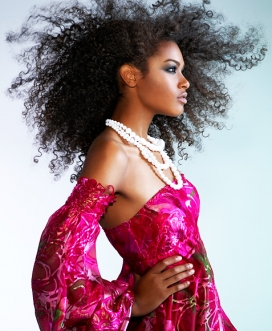 非洲Spring Loaded年轻女子造型摄影