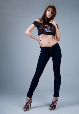 发几张韩国好身材漂亮人像摄影--挑逗您的眼神