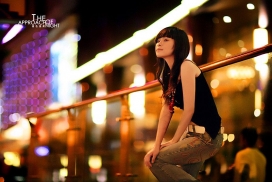 分享上海摄影工作室：清纯漂亮MM之繁华夜色温柔照片