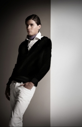 法国时尚年轻男士代言某品牌服饰人像摄影