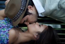 欧美情侣旅行亲密接触人像摄影