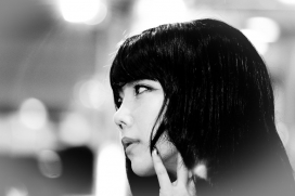 韩国漂亮有味道女性黑白效果摄影