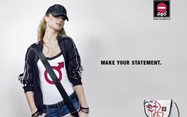 老外360°休闲包包广告_拒绝运动平面广告