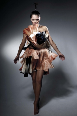 Felicity Brown AW10时尚艳丽时装展示-女性人像摄影