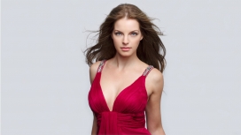 俄罗斯2010最新高清晰像素美女摄影桌面壁纸图片