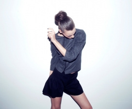 国外Giorgia Fonyodi - Art of Manipulating fabric No.1时尚女装展示摄影