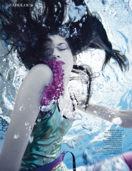 UNDERWATER BEAUTY EDITORIAL for FIRST MAG水下第一美格美的社论