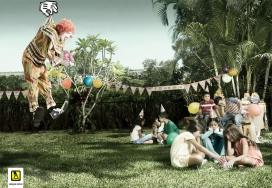 Yellow Pages Web Pages寻找，只要按一下它...