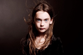 俄罗斯zefiro torna时尚清晰人像摄影