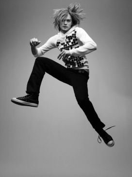 欧美SS08灰色调拉风时尚青年时装展示