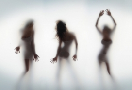 国外透过玻璃发现的朦胧之美