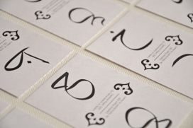 漂亮卷曲罗马英文曲线字体