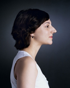 国外摄影师Ted Sabarese：高鼻子的侧面写真摄影