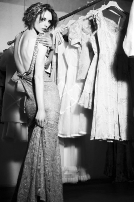 意大利Justyna Grzelak时尚摄影师：Look at me看看我-黑白气质女人肖像摄影