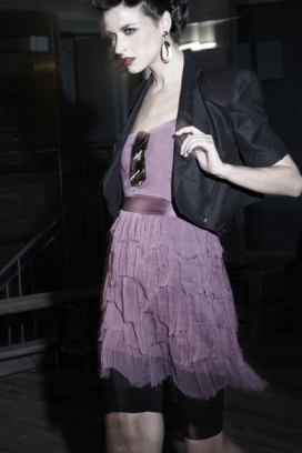 意大利Reflections思考的女人肖像摄影