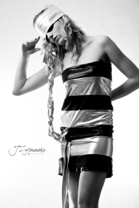 年少轻狂-法国TWENTIES女性时尚摄影