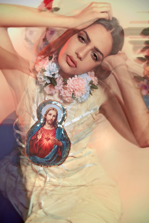 Madonna vestida de flores visita el infierno人像---酷图编号7