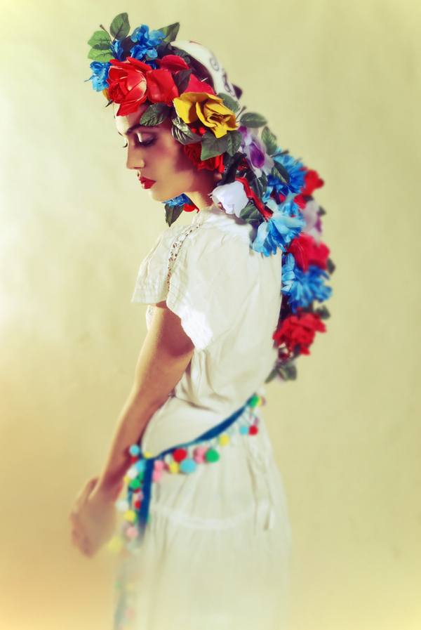 Madonna vestida de flores visita el infierno人像---酷图编号5