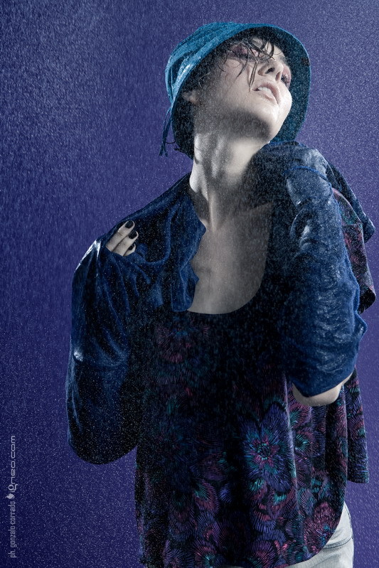 AUTUMN RAIN雨中人像---酷图编号2