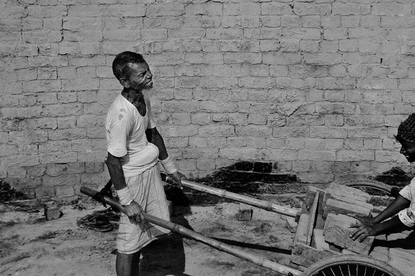 印度建筑工人-WORKERS IN INDIA 人物黑白肖像---酷图编号12