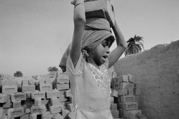 印度建筑工人-WORKERS IN INDIA 人物黑白肖像---酷图编号9