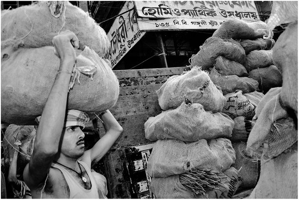 印度建筑工人-WORKERS IN INDIA 人物黑白肖像---酷图编号6