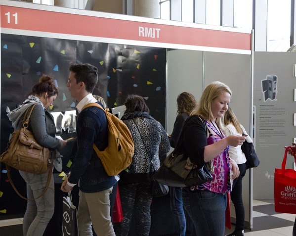 皇家墨尔本理工大学-学士设计通信明信片设计-Promotional Postcards---酷图编号13