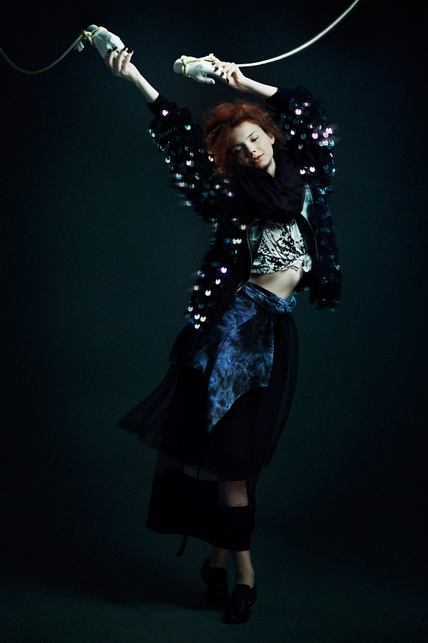 意大利Through the Looking Glass, Darkly-窥镜---酷图编号4