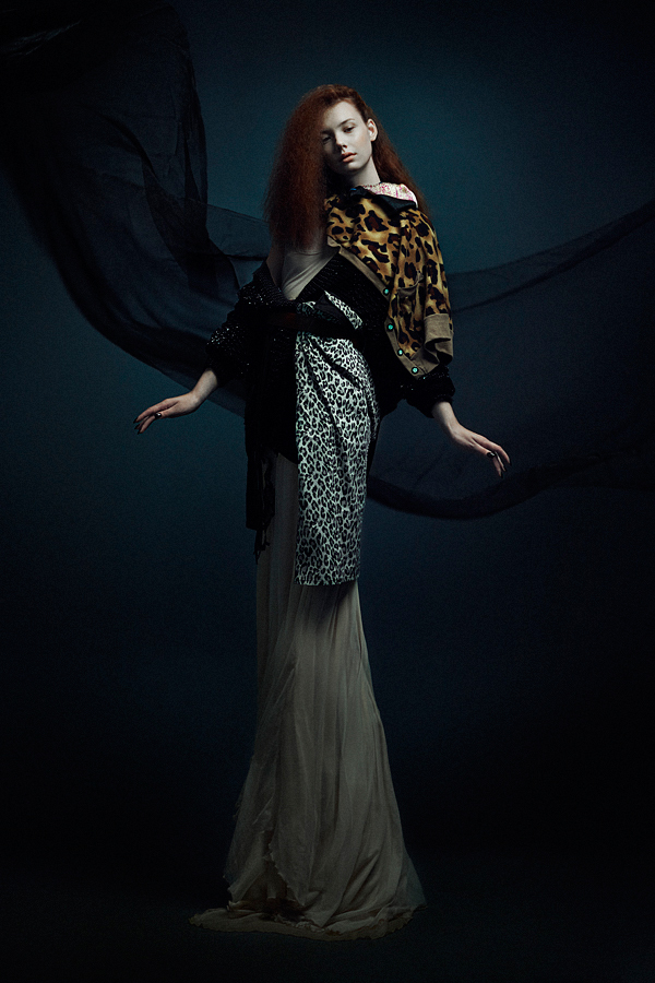 意大利Through the Looking Glass, Darkly-窥镜---酷图编号3