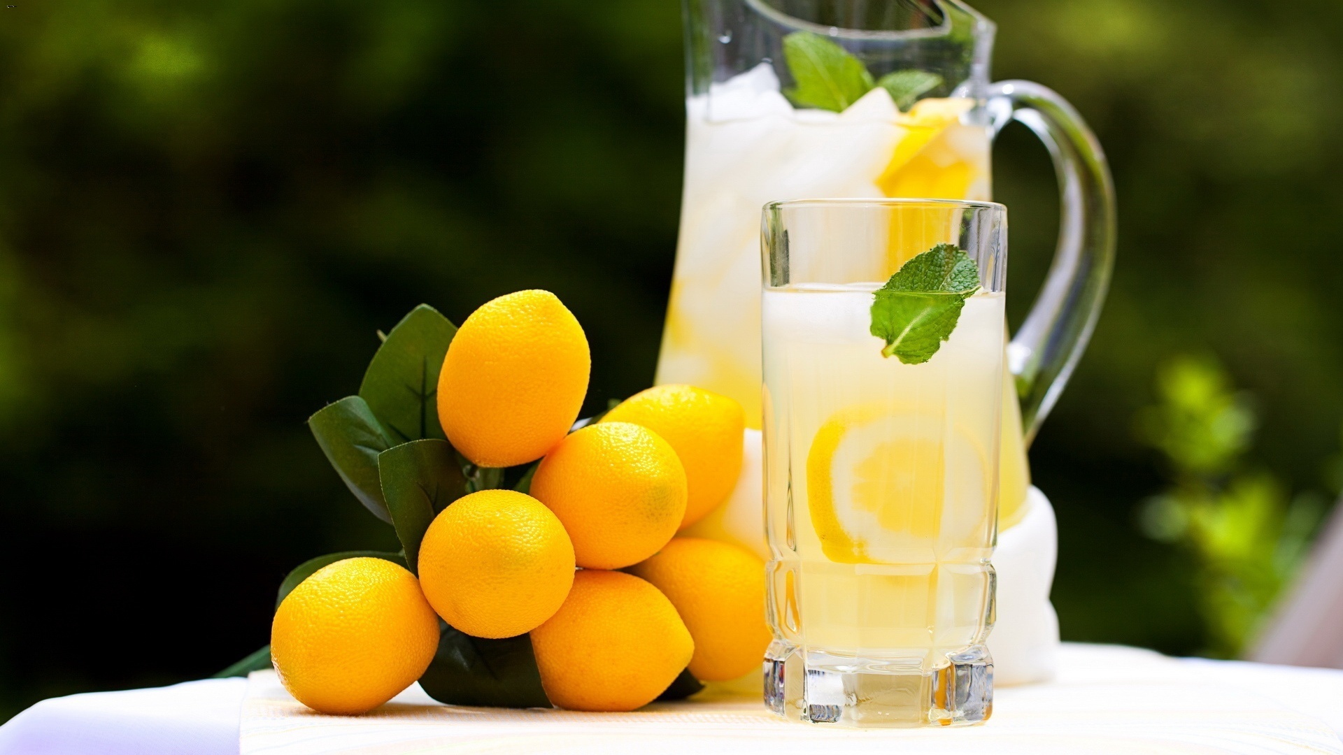 西瓜柠檬水 库存照片. 图片 包括有 柠檬, 红色, 自创, 柠檬水, 加薄荷和冰的酒, 玻璃, 多维数据集 - 98065458