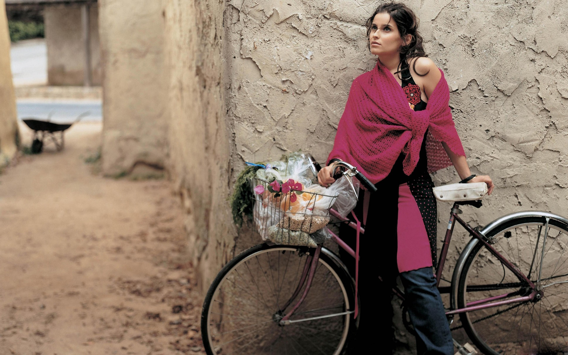 高清晰葡萄牙女性人物肖像摄影欣赏---酷图编号1