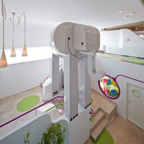 罗马尼亚设计师Nuca-布加勒斯特儿童大象餐厅用餐设计---酷图编号9
