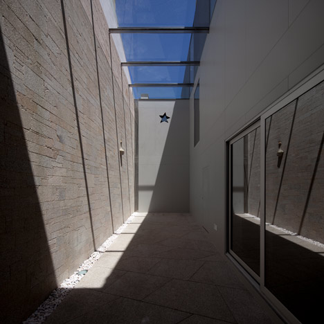 葡萄牙建筑师-灰色房子---酷图编号15