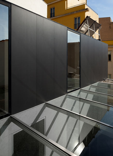 葡萄牙建筑师-灰色房子---酷图编号8