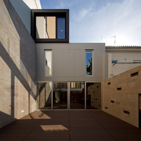 葡萄牙建筑师-灰色房子---酷图编号5