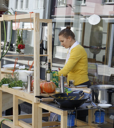 奥地利移动厨房桌子餐车---酷图编号953402