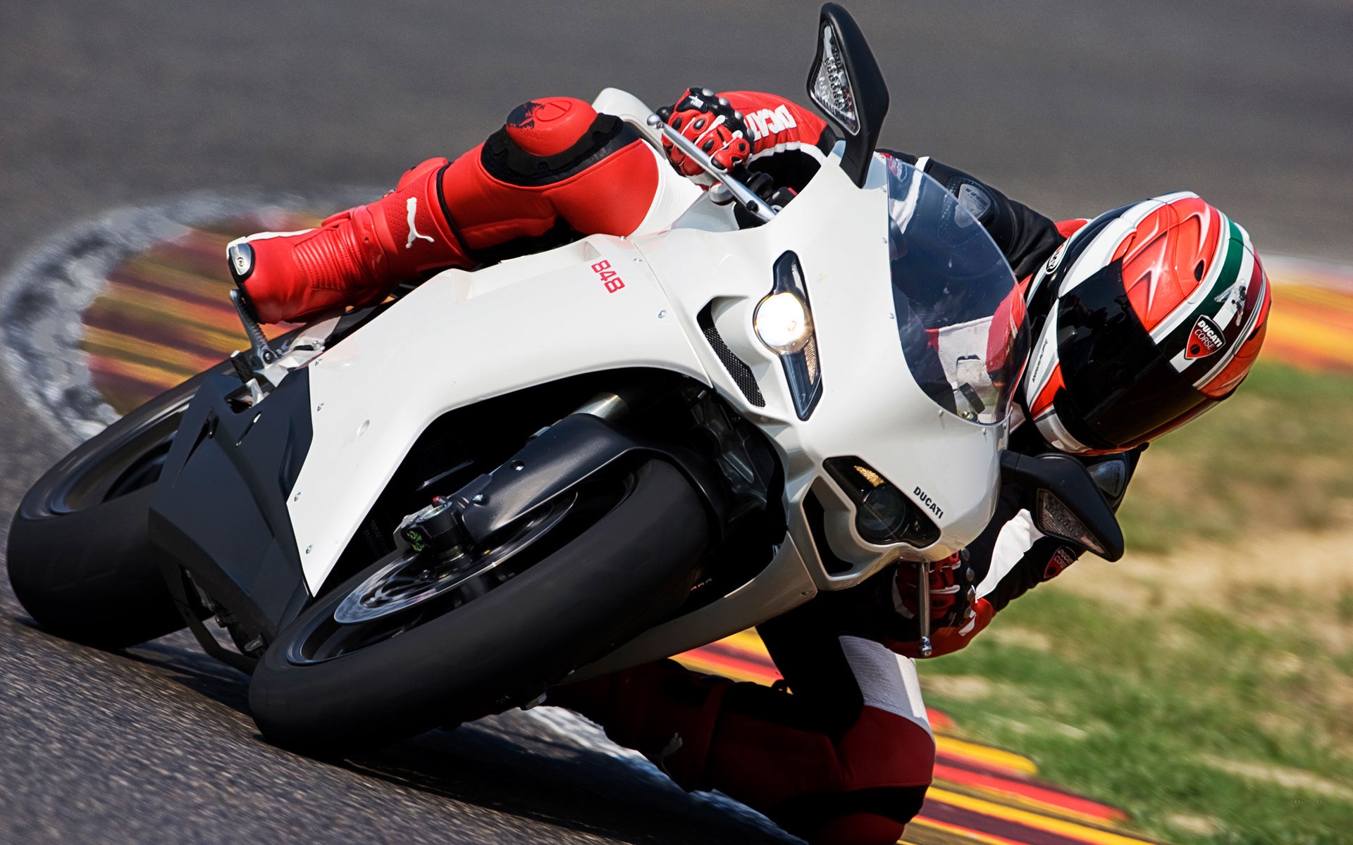 极速赛车-高清晰摩托车壁纸